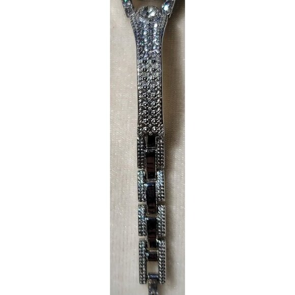 VTG Silver Tone Costume Jewelry Womens Watch Encrusted CZ's GENWM992 Ticks Runs - Picture 4 of 6